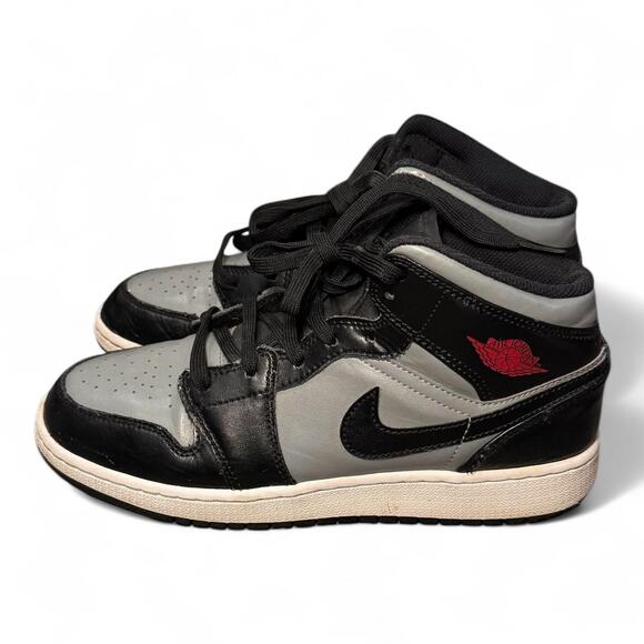 US 7Y Air Jordan 1 Mid “Shadow Red” 554725-096 (Black/Grey) - Picture 4 of 7